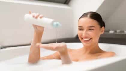 Quels sont les bienfaits de prendre un bain à deux en psychologie ? La réponse vous surprendra