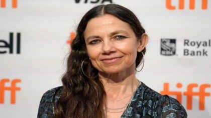 Tout le monde était amoureux d'elle dans les années 80. Voyez à quoi elle ressemble maintenant, son histoire émeut tout le monde justine bateman