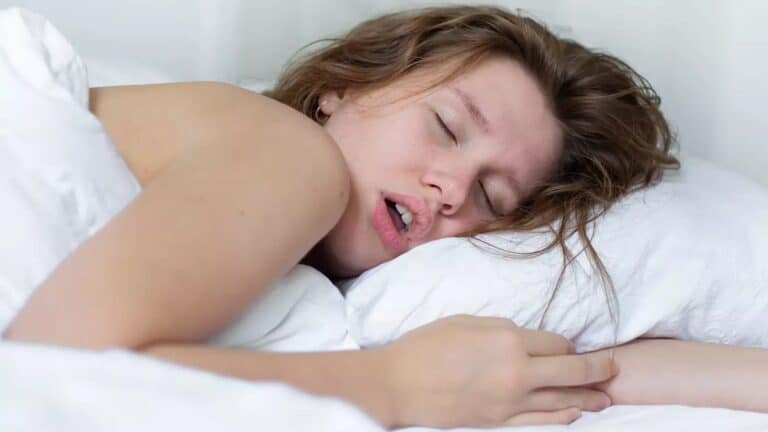 Attention : si vous bave la nuit, votre corps pourrait vous avertir d'un problème de santé, restez vigilant