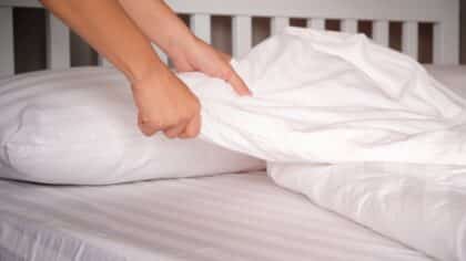Voici les conséquences de dormir avec de vieux draps, elles vous obligeront à les changer immédiatement