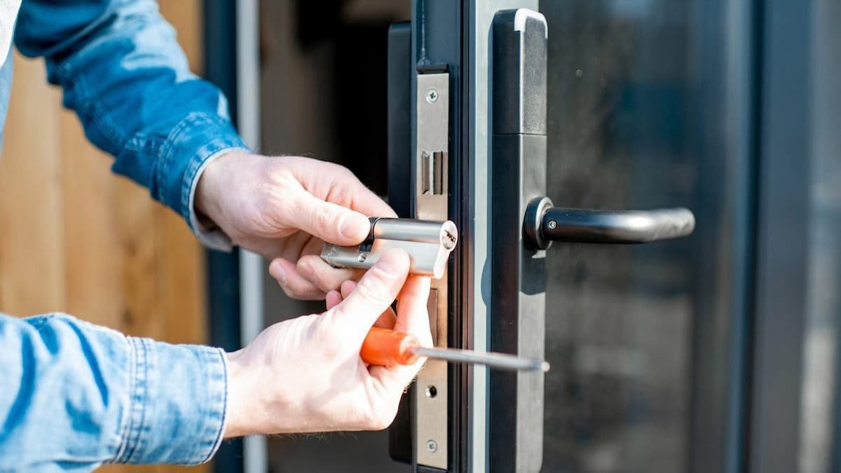 Ce que ce propriétaire a fait aux squatteurs qui ont investi son terrain sans sa permission a laissé tout le monde sans voix