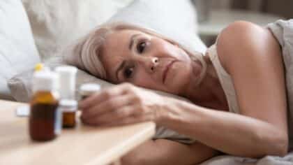 Des somnifères après 50 ans ? Voici des risques que peu de gens connaissent