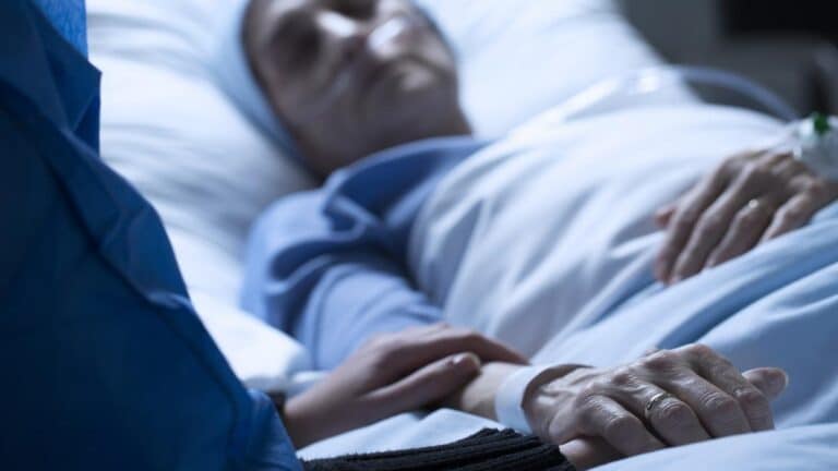 Les scientifiques ont découvert comment le corps détecte l'approche de la mort, et tout commence par le nez