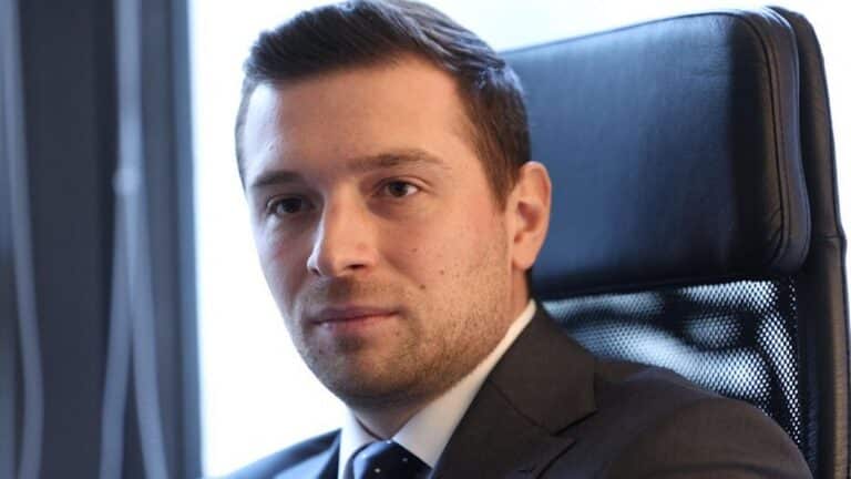 Après des années de rumeurs, Jordan Bardella brise le silence sur sa vie amoureuse et laisse tout le monde sans voix