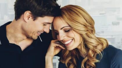 Pourquoi les femmes plus âgées préfèrent-elles les hommes plus jeunes ? La vérité cachée