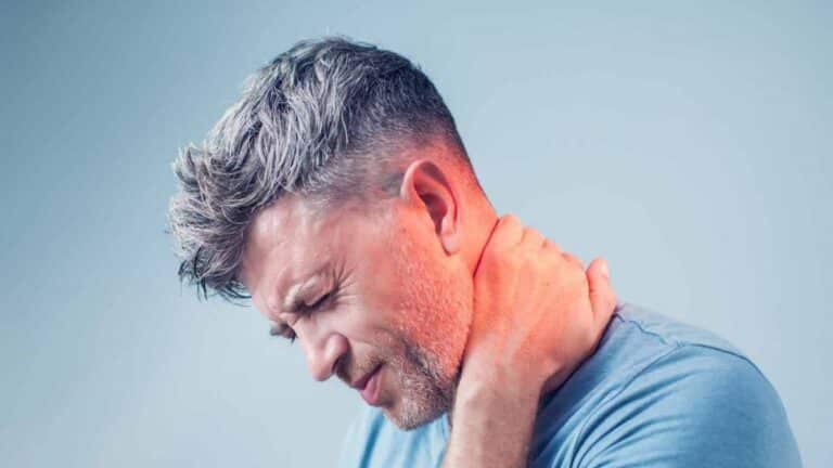Dystonie cervicale : des symptômes silencieux qui pourraient affecter votre qualité de vie