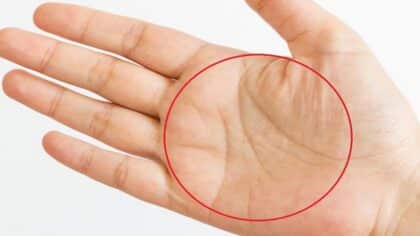 Que signifie le M dans la paume de votre main ? Découvrez le mystère qui se cache derrière ce signe unique