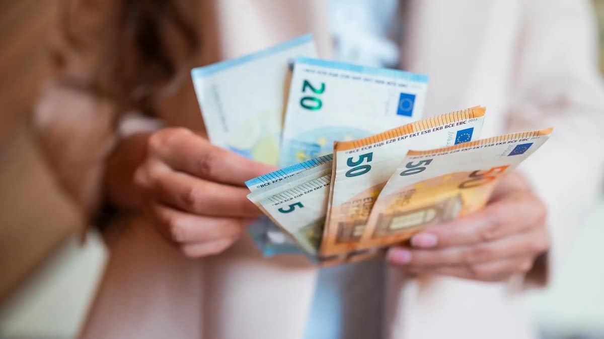 « Ni trop, ni trop peu » C'est le montant d'argent liquide que vous devriez garder à la maison