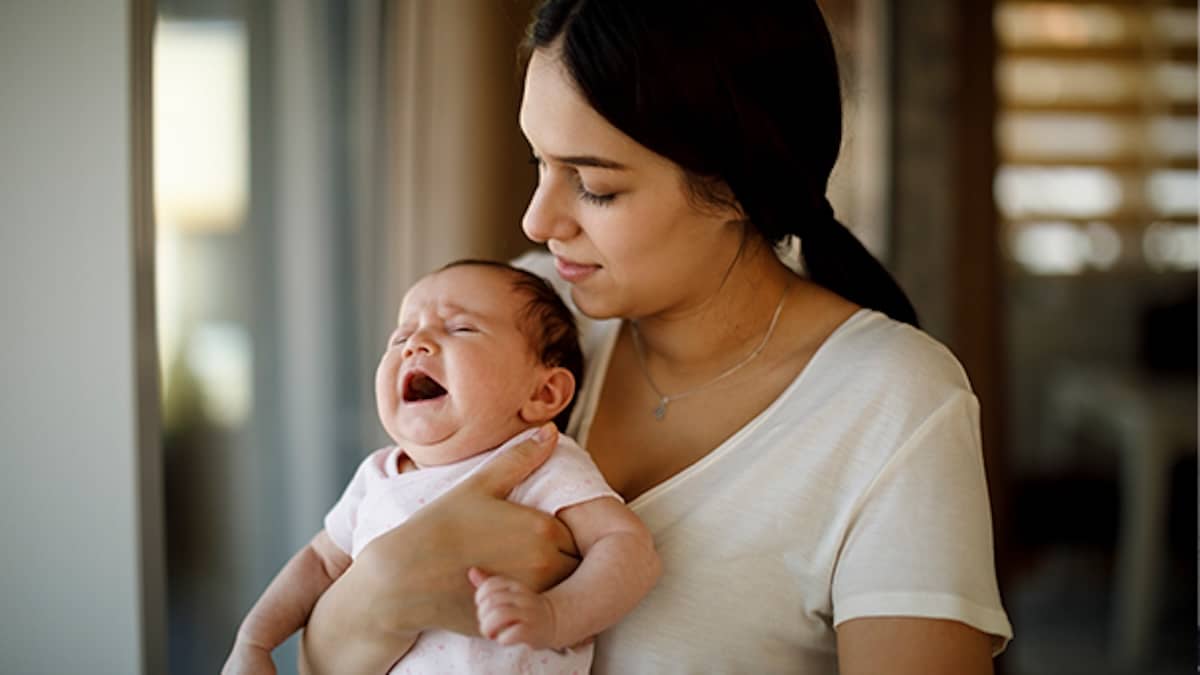Une femme a été chassée de la maison par sa belle-mère avec son nouveau-né, et son mari l'a soutenue. La suite a laissé tout le monde à terre