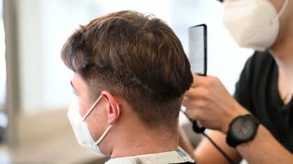 Alerte médicale ! Épidémie de teigne détectée dans des salons de coiffure et de coiffure