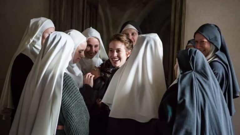 Une religieuse tombait enceinte chaque année, personne n'imaginait comment, mais le dernier bébé révéla un secret qui laissa tout le monde surpris.