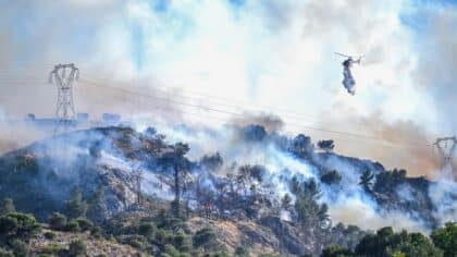 Alerte rouge à Marseille : un feu de forêt force la fermeture de l'aéroport alors que la fumée recouvre toute la ville