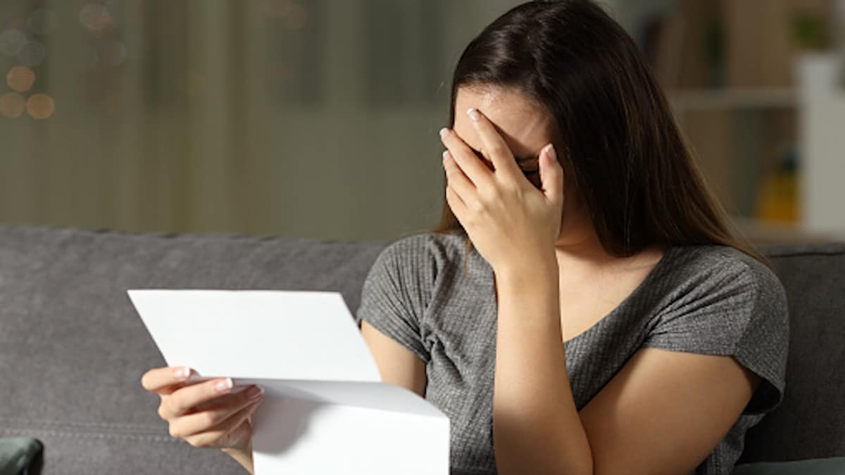 Ma mère est décédée, laissant une fortune, mais elle ne m'a rien laissé. Juste une lettre mystérieuse contenant un secret qui m'a laissé sans voix