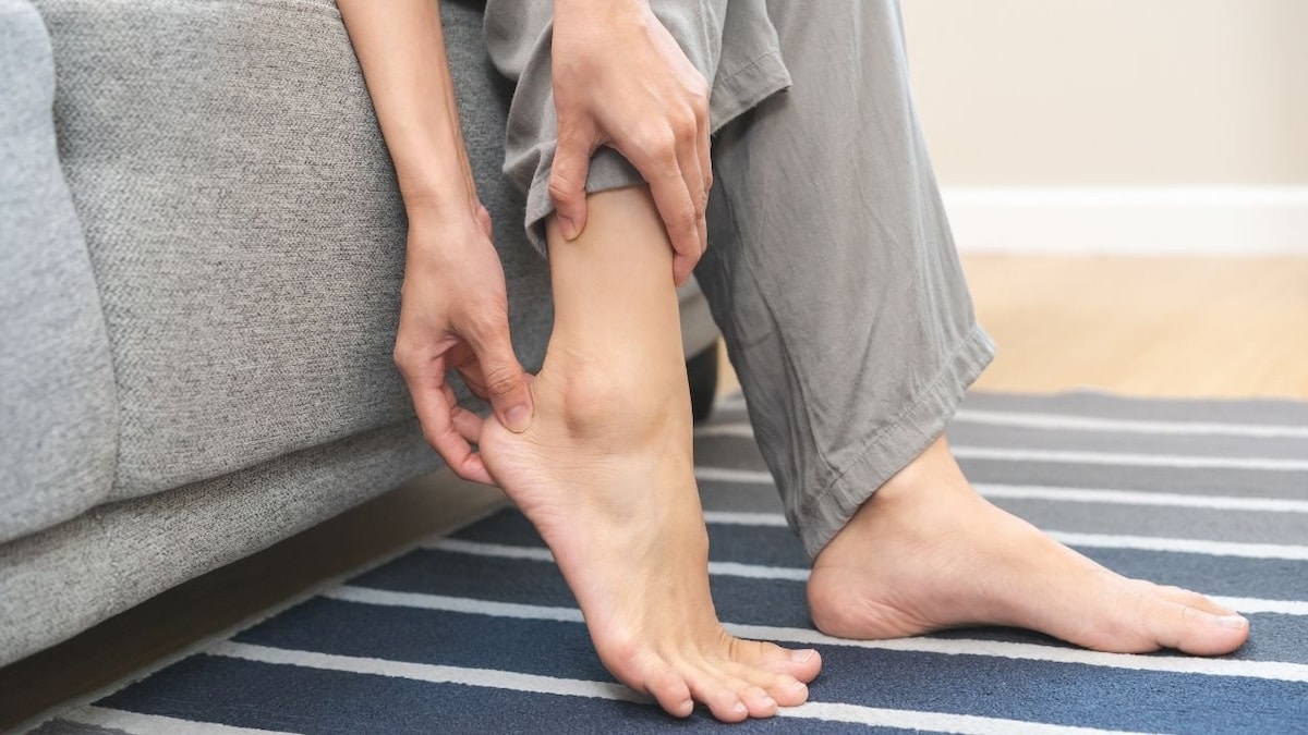 Un cardiologue met en garde : ce symptôme peu connu du pied pourrait être le premier signe d'insuffisance cardiaque