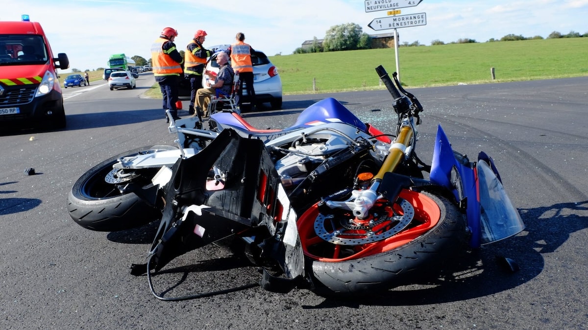 Un motocycliste a perdu la vie dans le nord du pays, sa famille est dévastée : Beaucoup de douleur et de tristesse.