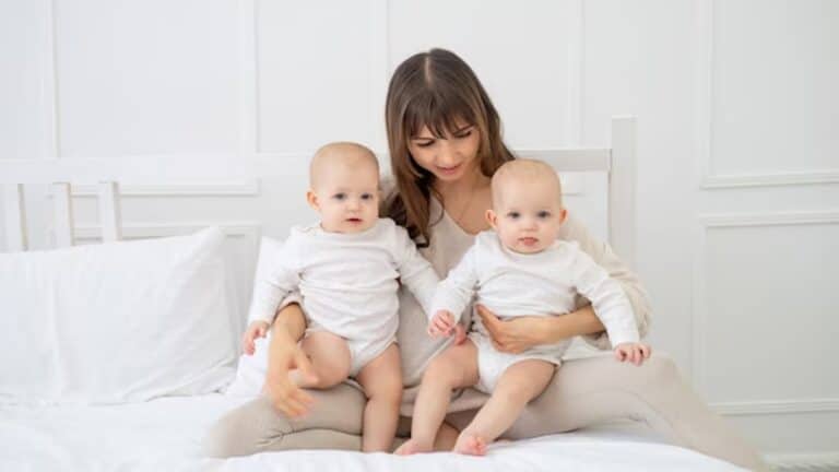 Incroyable ! Une mère de 23 ans donne naissance à des bébés uniques ; il n'existe que 480 cas similaires.