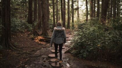 J'ai suivi mon mari dans les bois, je pensais qu'il me trompait mais ce que j'ai découvert était bien pire