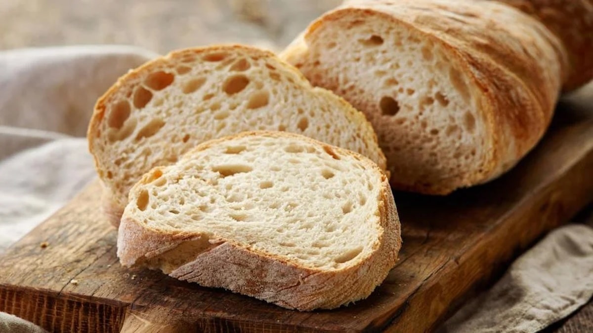 Ne jetez plus le pain rassis ! Nous vous présentons 3 recettes simples et délicieuses pour le réutiliser