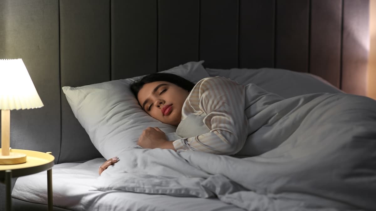 Dormir avec des vêtements sales peut affecter votre santé plus que vous ne le pensez