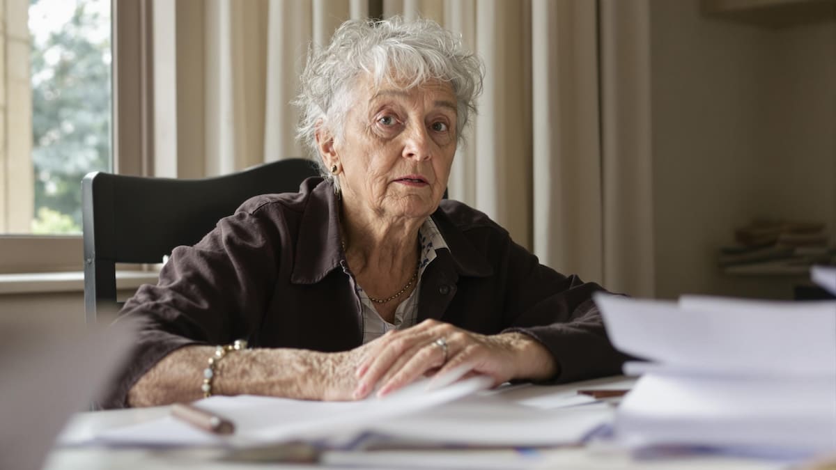 Succession : Mes enfants m’ont abandonné. La loi m’autorise-t-elle à les déshériter ?