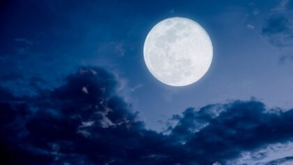 Super Lune en Bélier : Ces deux signes vont vivre un séisme émotionnel en amour !