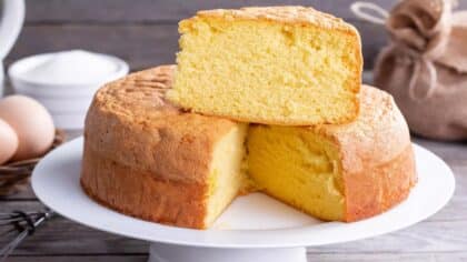 Le secret d'un gâteau nuage parfait et sans effort : la recette la plus simple au monde